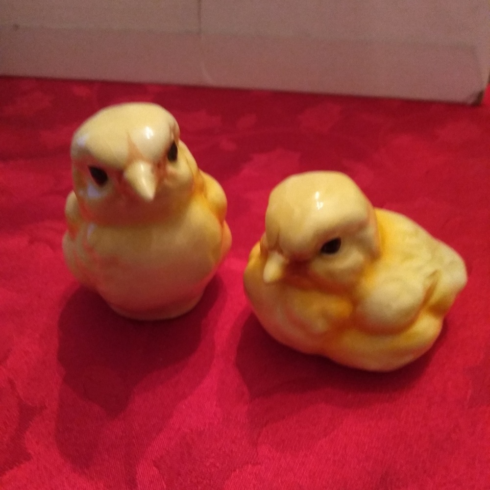 Baby chick figurines by Goebel, set of 2